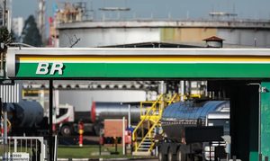 Entenda por que diesel subiu R$ 1 e preço líquido ficou igual