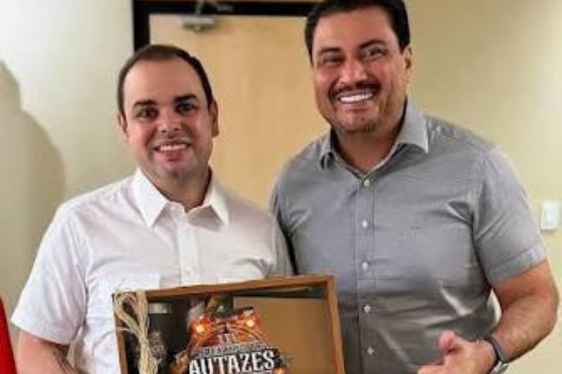 Roberto Cidade: Justiça manda retirar posts de prefeito de Autazes