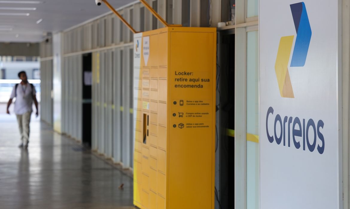 Correios e sindicatos seguem sem acordo após uma semana de greve